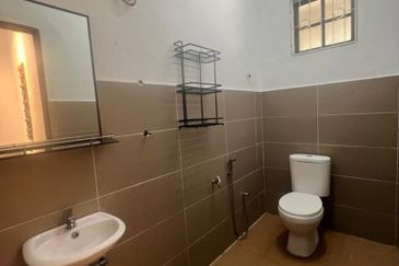 Double Storey Conner Lot for sale at Taman Sri andalas klang