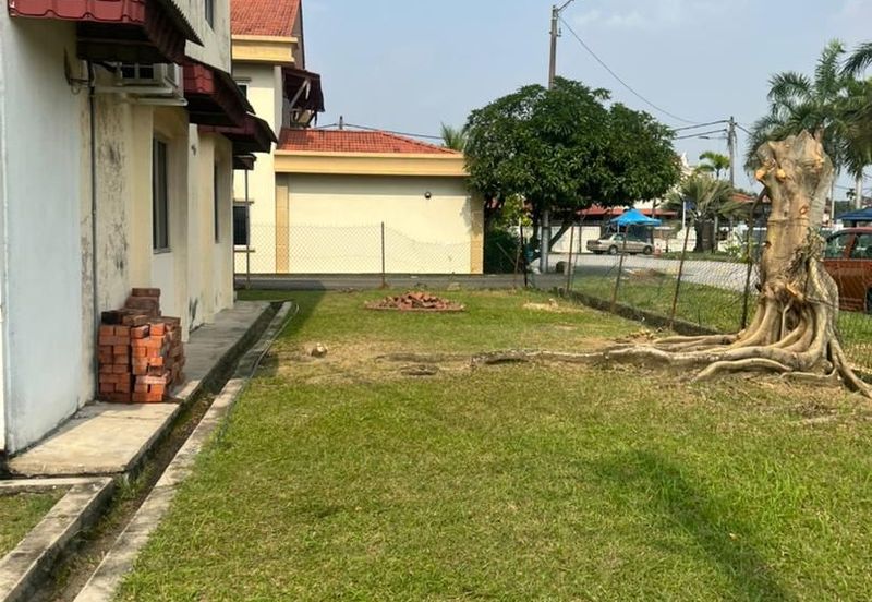 Double Storey Conner Lot for sale at Taman Sri andalas klang