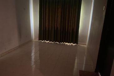 Double Storey Conner Lot for sale at Taman Sri andalas klang