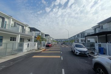 Bandar Mahkota Banting (Brooklands)