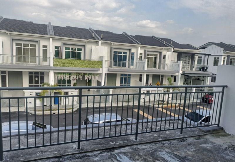 Bandar Mahkota Banting (Brooklands)