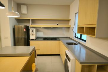 Duduk Seruang/Amber Residence/The Parque/Tropicana Aman 1/Geo Bukit Rimau/Gaya Resort Homes, partly furnished and fully furnished ,more unit ready 