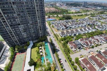 Gravit8 @ Klang South