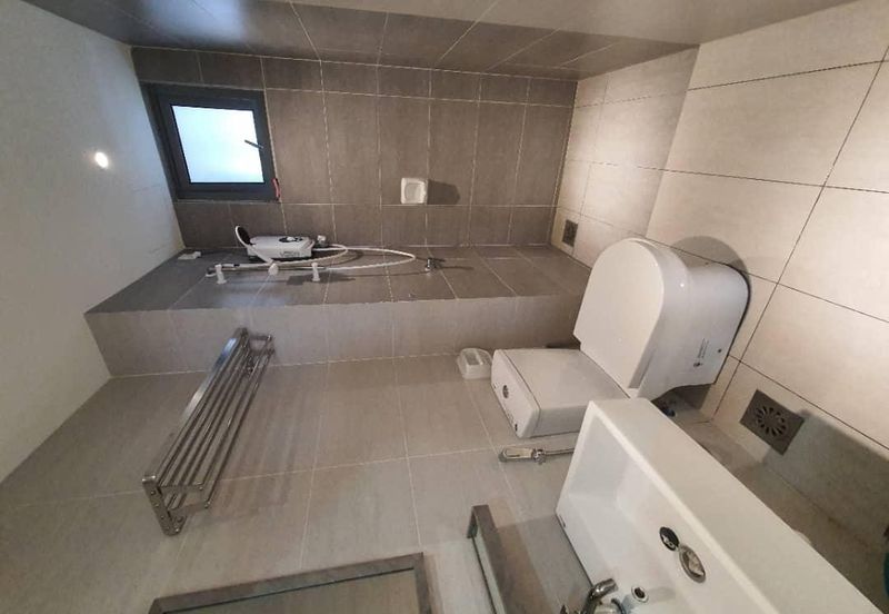 Adria Residence @ Gravit8