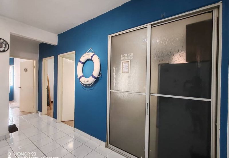 Affortable apartment with Sentorini Theme ,3 bedrooms ,2 bathroom 