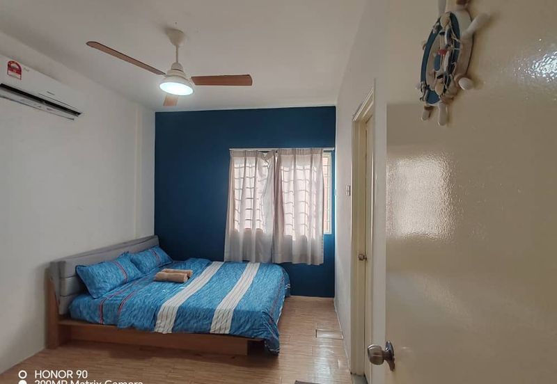 Affortable apartment with Sentorini Theme ,3 bedrooms ,2 bathroom 