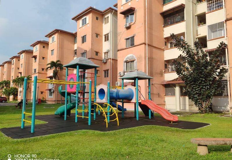 Affortable apartment with Sentorini Theme ,3 bedrooms ,2 bathroom 