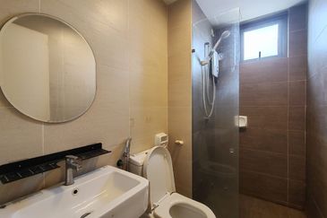 Adria Residence @ Gravit8