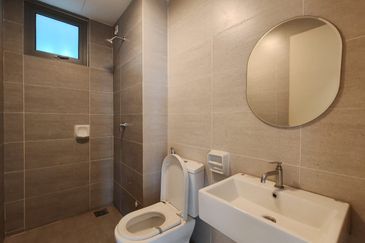 Adria Residence @ Gravit8