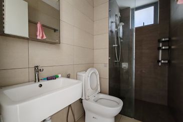 Gravit8 @ Klang South