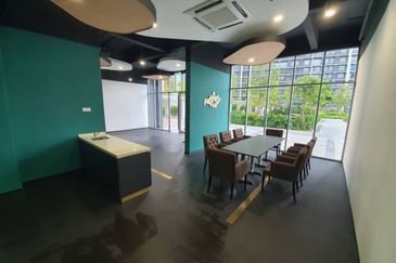 Gravit8 @ Klang South