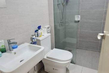 Gravit8 @ Klang South