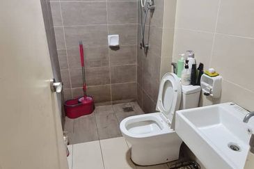 Gravit8 @ Klang South