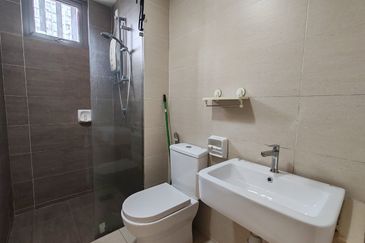 Gravit8 @ Klang South