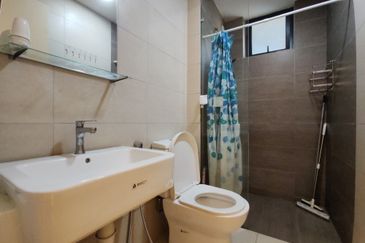 Gravit8 @ Klang South