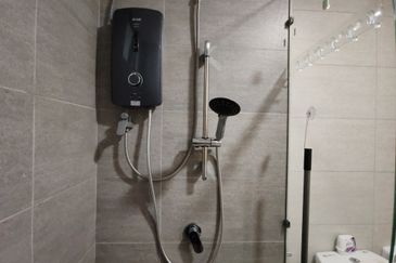 Gravit8 @ Klang South