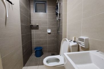 Gravit8 @ Klang South