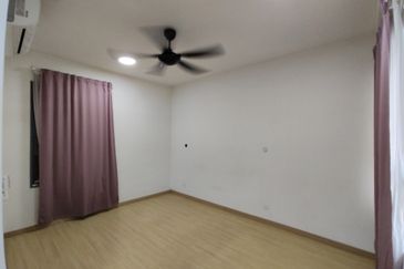 Gravit8 @ Klang South