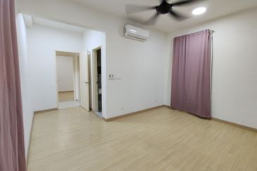 Gravit8 @ Klang South