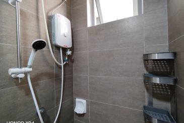 Gravit8 @ Klang South