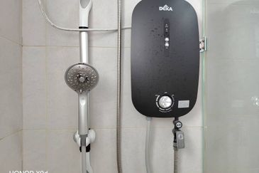 Gravit8 @ Klang South