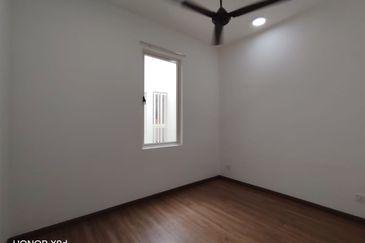 Gravit8 @ Klang South