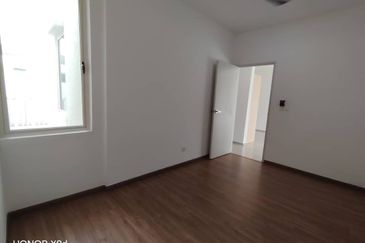 Gravit8 @ Klang South