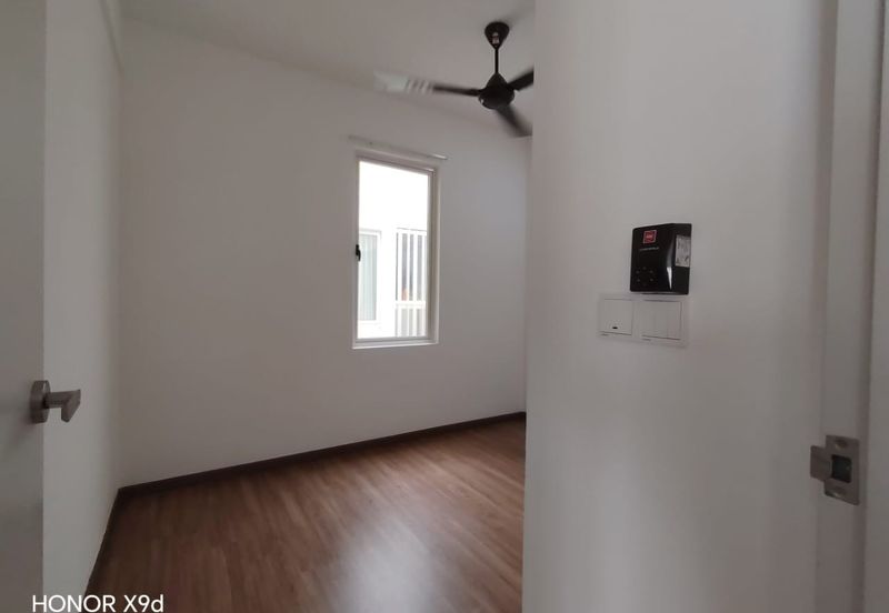 Gravit8 @ Klang South