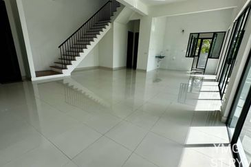 Duta Villa, Setia Alam