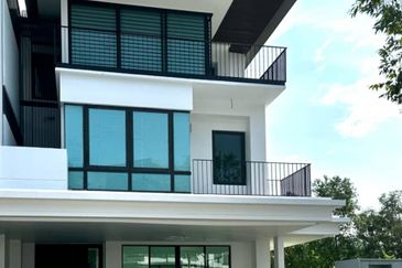 Duta Villa, Setia Alam