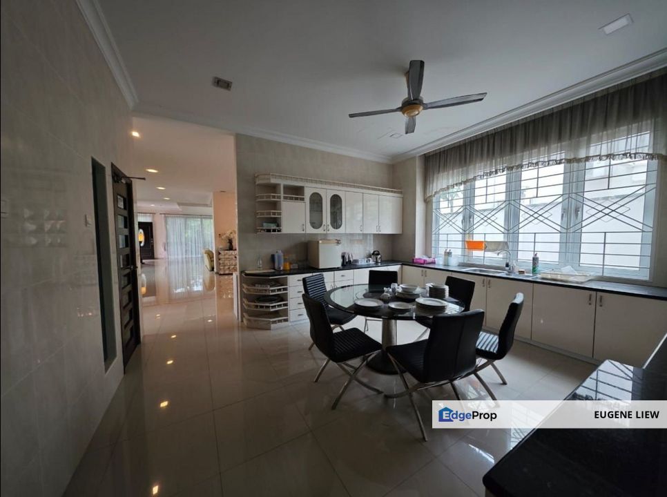 Modern 3-Storey Residence with Spacious Interiors & Scenic Views, Kuala Lumpur, Damansara