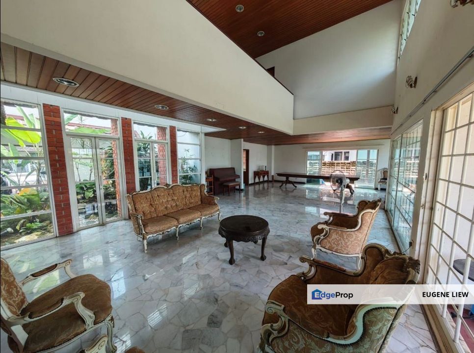 Charming Bungalow with Expansive Garden, Kuala Lumpur, Damansara Heights