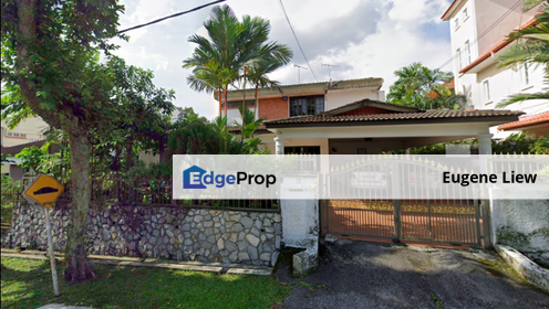 Charming Bungalow with Lush Garden in a Quiet Neighbourhood, Kuala Lumpur, Damansara Heights