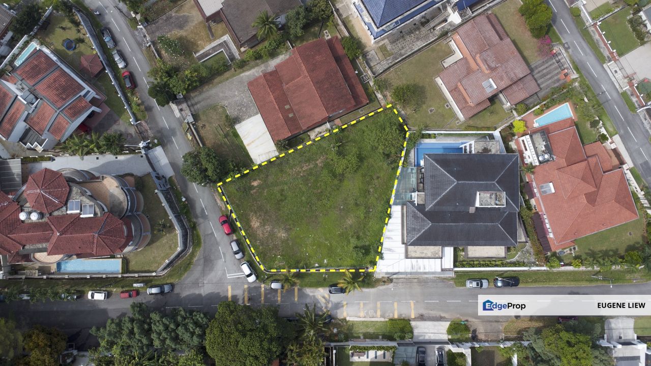 Guarded Corner Bungalow Plot with Endless Potential, Kuala Lumpur, Pantai