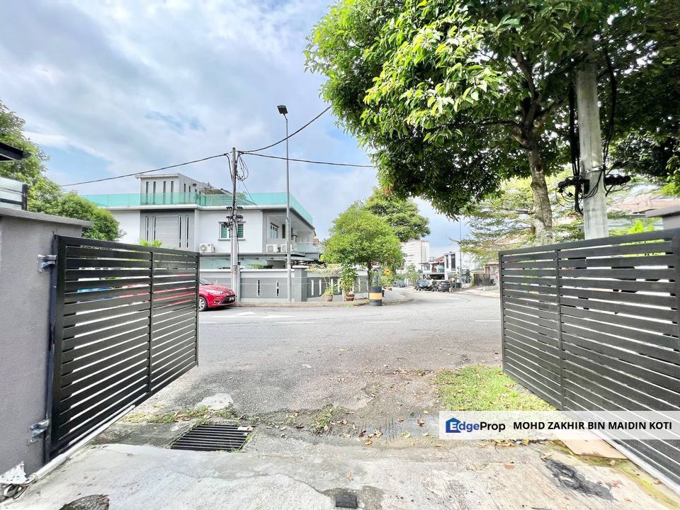 FACING OPEN ENDLOT Taman Ukay Bistari Ampang , Selangor, Ampang