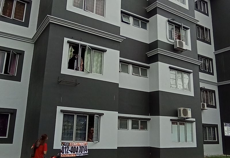 Lily Apartment, Taman Saujana Utama