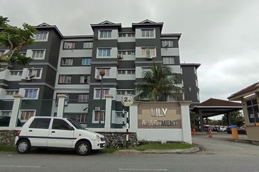 Lily Apartment, Taman Saujana Utama