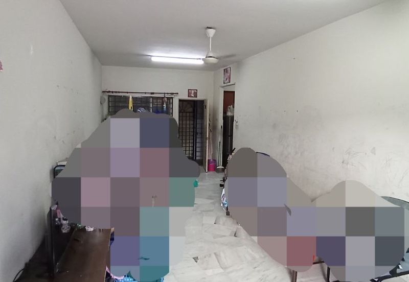 Lily Apartment, Taman Saujana Utama