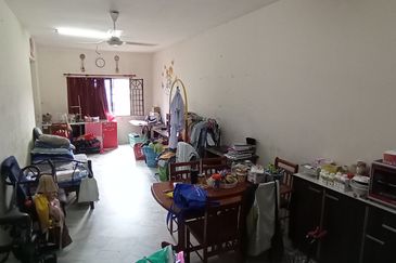 Lily Apartment, Taman Saujana Utama