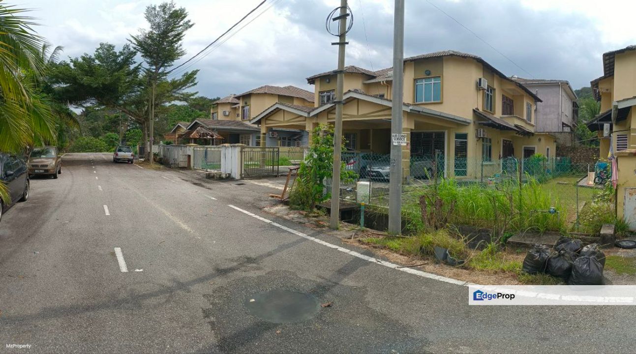 FACING OPEN 2 Storey Semi D Taman Dahlia Salak Tinggi Sepang Selangor, Selangor, Sepang