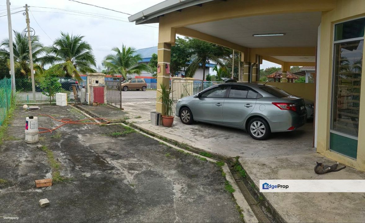 FACING OPEN 2 Storey Semi D Taman Dahlia Salak Tinggi Sepang Selangor, Selangor, Sepang