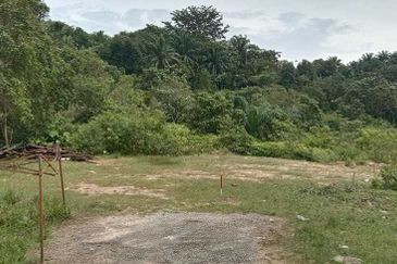 Jalan Bukit Cherakah 