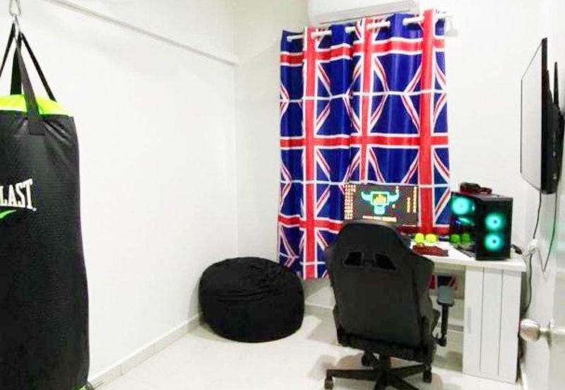 TOWNHOUSE CORNER LOT  TMN KASA HEIGHT,MELAKA (tingkat atas)