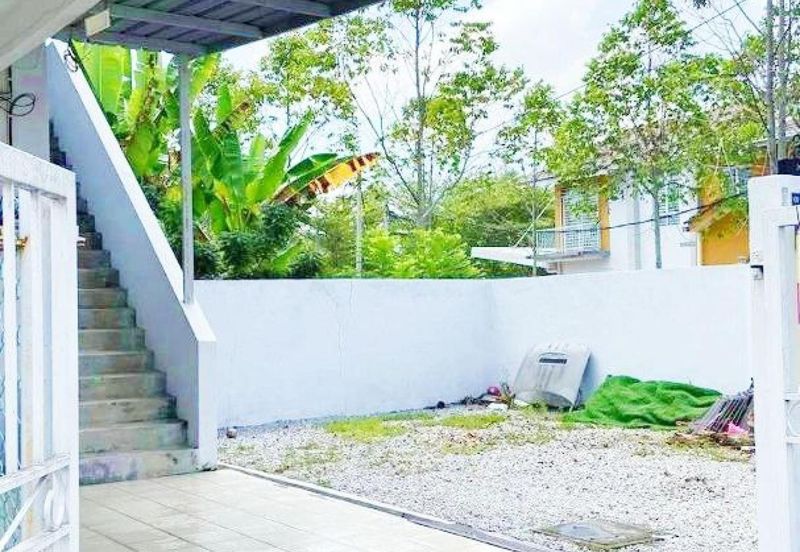 TOWNHOUSE CORNER LOT  TMN KASA HEIGHT,MELAKA (tingkat atas)