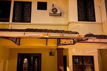 RENOVATED Double Storey Lestari Putra Seri Kembangan LEP 4