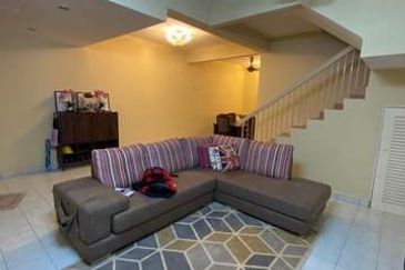 RENOVATED Double Storey Lestari Putra Seri Kembangan LEP 4