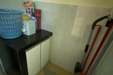 RENOVATED Double Storey Lestari Putra Seri Kembangan LEP 4