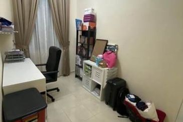 RENOVATED Double Storey Lestari Putra Seri Kembangan LEP 4