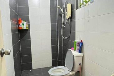 RENOVATED FURNISHED 2 Storey Taman Melaka Perdana Ayer Keroh