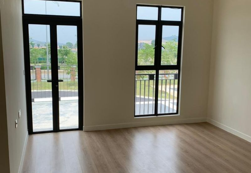 Monet Lily @ Sunsuria City